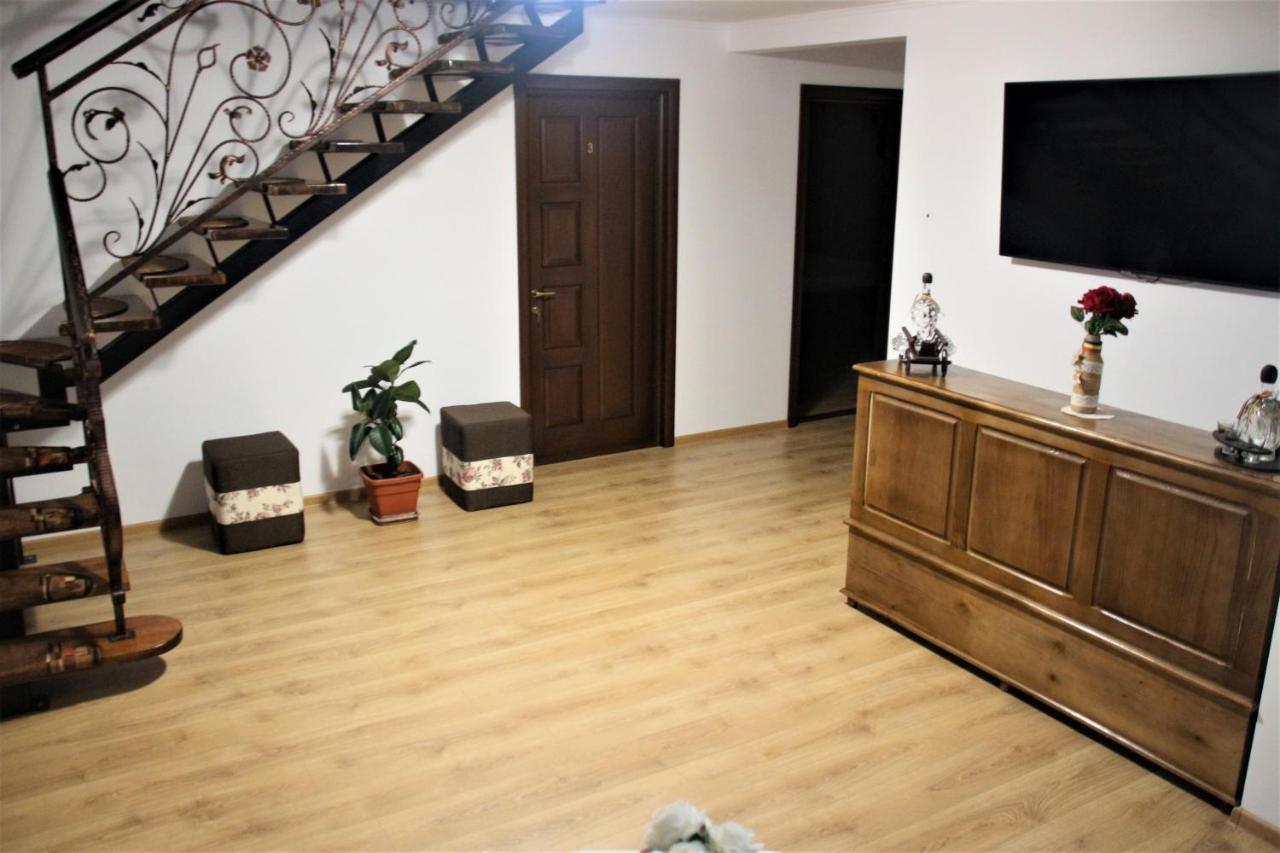 Casa Sofia Apartment Baltatesti ภายนอก รูปภาพ