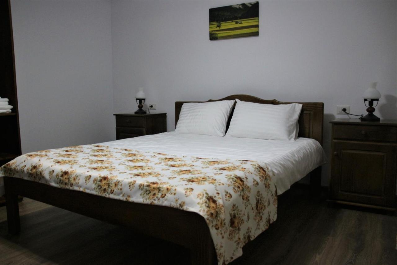 Casa Sofia Apartment Baltatesti ภายนอก รูปภาพ